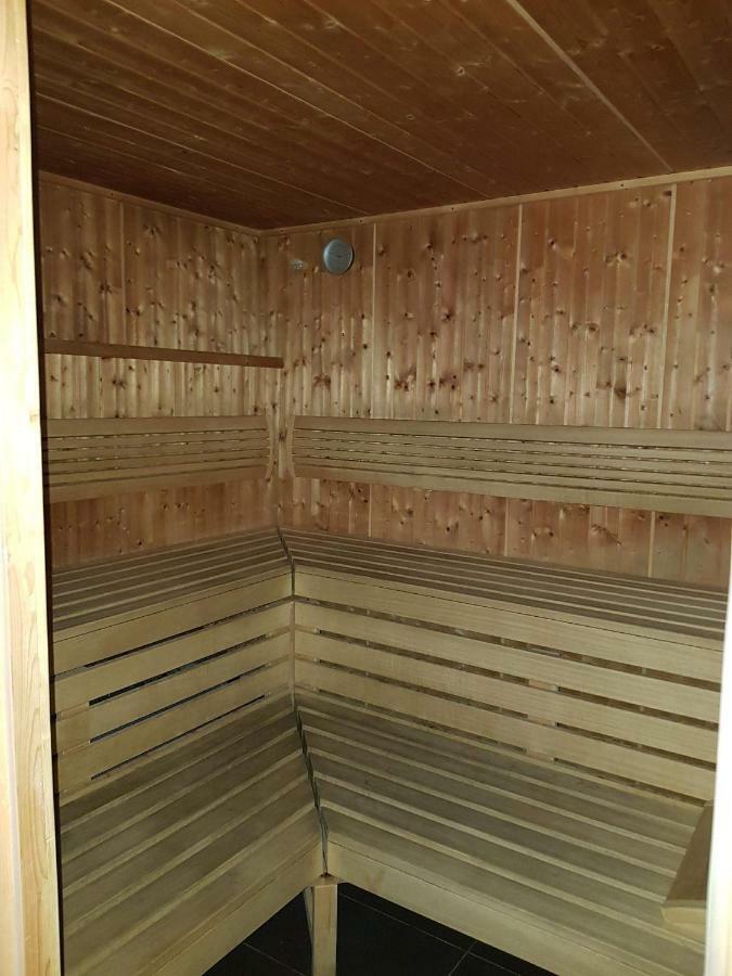 Apartament Pomaranczowy Z Basenem,Sauna-Blisko Morza. 코워브제크 외부 사진